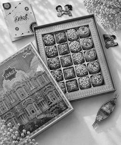 Bandhan Luxe Assorted Sweet Box (480 Gm)