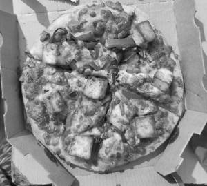 Spicy Paneer Pizza