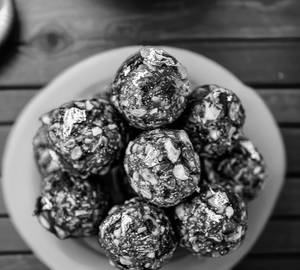 Khajur Laddu