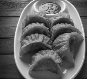 Pork Momo Fried(4 Pieces) With Soup