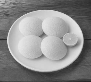 Idli (4 pcs) with lemon