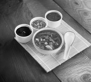Veg hot & sour soup