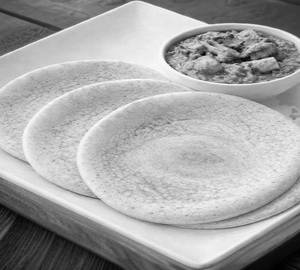 3 Dosa With Chicken Curry