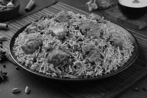 Hyderabadi Tandoori Soya Chaap Biryani (Serves 1)
