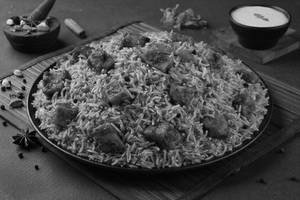 Hyderabadi Pepper Paneer Biryani (Serves 2).