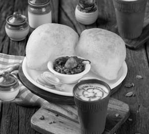 Chole Bhature With Sweet Lassi 