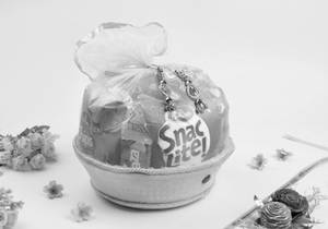 Tohfa Rakhi Hamper