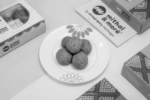 Gud Churma Ladoo