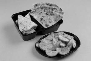Gobi Paratha (1 Pc) with Omelette + Potato Wedges Combo