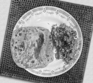 Egg bhurji with 2 plain paratha
