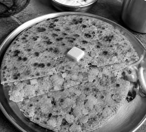 Aloo Pyaz Paratha  [2 Parathas]