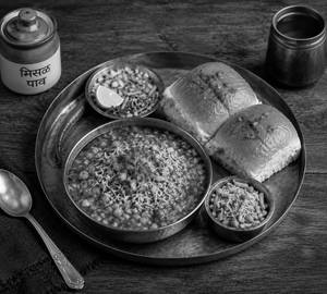 Misal Pav Kholapuri