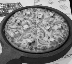 Paneer Onion Pizza 8 Inches