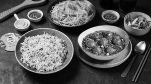 Veg Manchurian Gravy With   Veg Fried Rice / Veg Chilli Garlic Noodles[650 Gram]