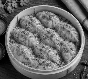 Paneer gravy butter momos