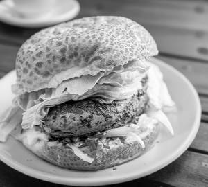 Classic chicken burger
