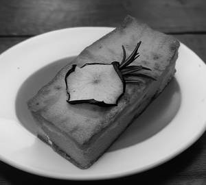 Small Caramelised Apple Tea Cake