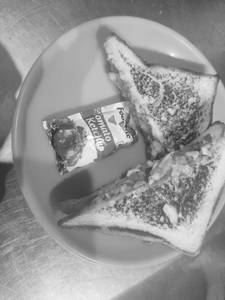 Aloo toast