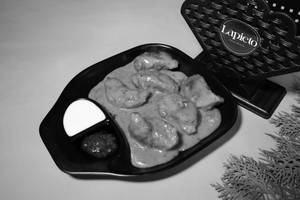Chicken Gravy Momos [6 Pieces]