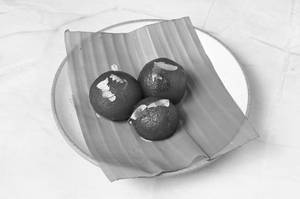 Gulab Jamun 2pc