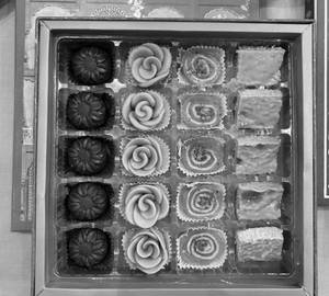 Assorted Sweets Box 1 [20 Pieces]