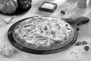 Golden Veg Pizza.