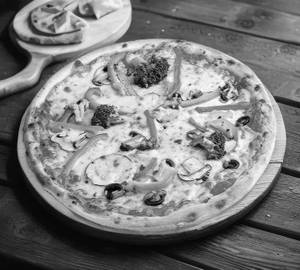 Veggie Paradise Pizza