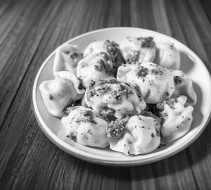 Paneer Tikka Momos Steamed
