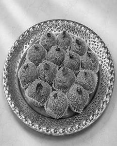 Pandhari Laddu