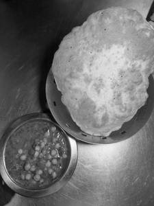 Chola Bhatura