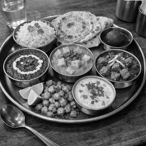 Delux Thali