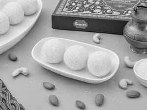 Coconut Dry Fruit Laddo