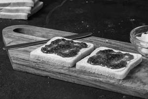 Bread Slice With Butter Jam (02pcs)