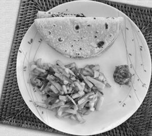 Roti + aloo bhaja