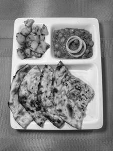 Chole Kulche Combo