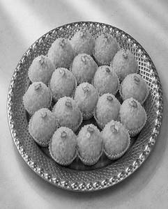 Bikaneri Kesar Laddu