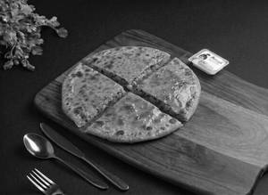 Aloo Prantha With Curd (01 Pcs)