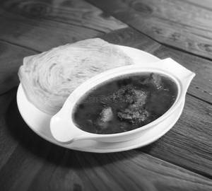 (02) Porataa With Chicken Curry (04) Pcs