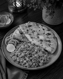 Egg Bhurji With Kulcha