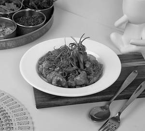Prawns Tossed In Choice Of Sauce