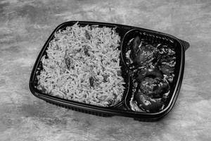 Schezwan Fried Rice + Chilli Chicken Gravy