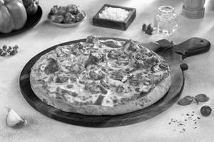 Reshmi Paneer Pizza
