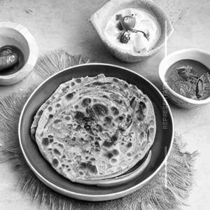 Gobhi Pyaaz Egg Paratha