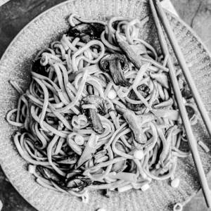 Mushroom chowmein [8 pieces