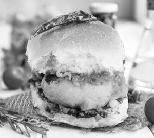 Classic vada pav