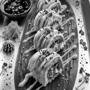 SPICY AVOCADO ROLL 4PCS