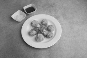 Veg Steamed Momos [6 Pieces]