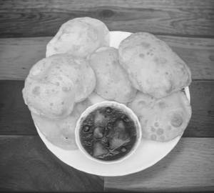 Luchi With Aloo Dum