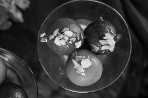 Gulab Jamun (3 Pcs)