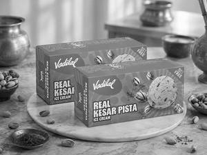 Real Kesar Pista (700 Ml + 700 Ml)